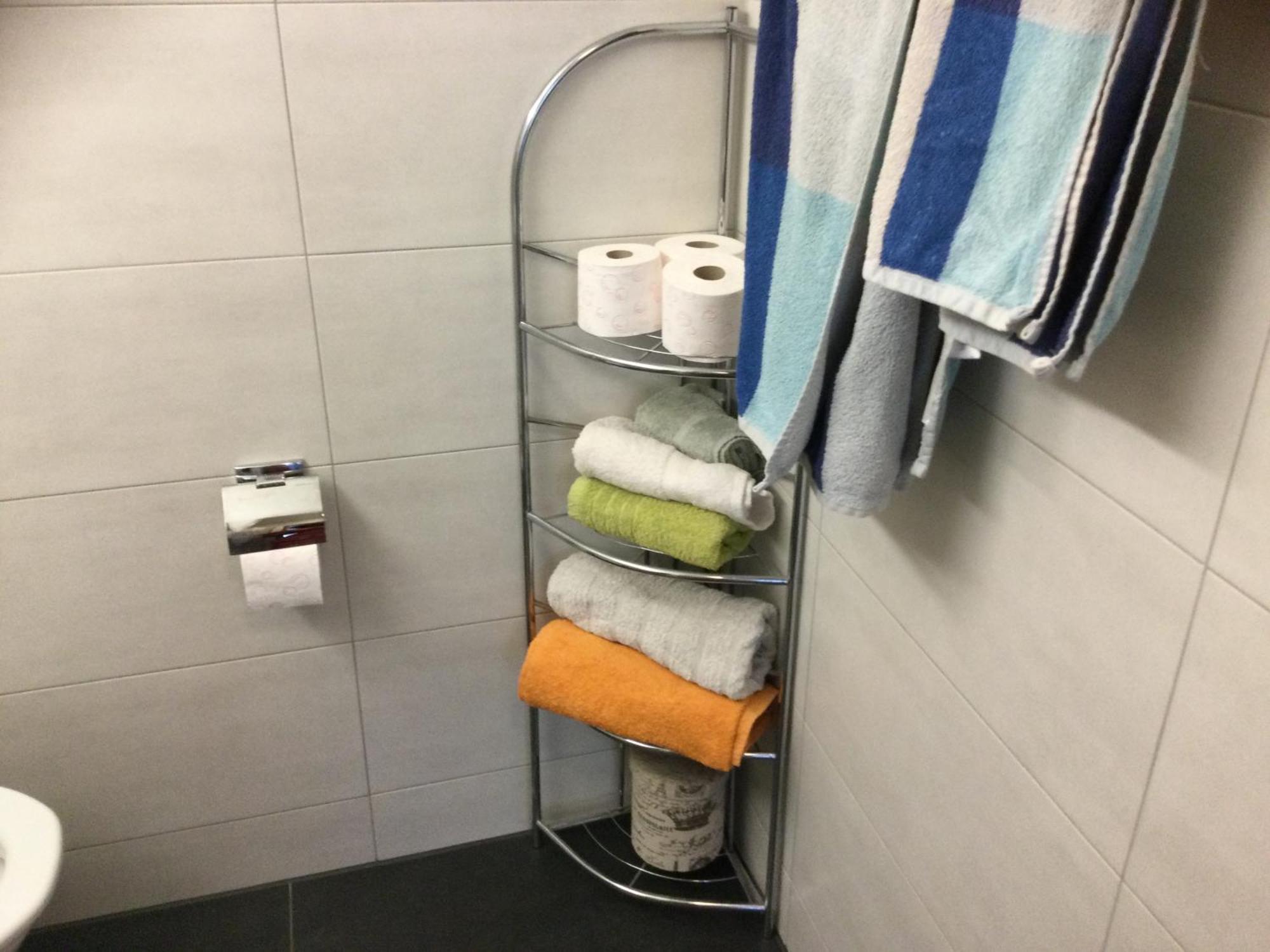 Chambre Spacieuse Et Confortable Avec Ecran Plat Oetwil an Der Limmat ภายนอก รูปภาพ